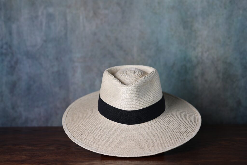 Palm Leaf Teardrop Crown Straw Hat
