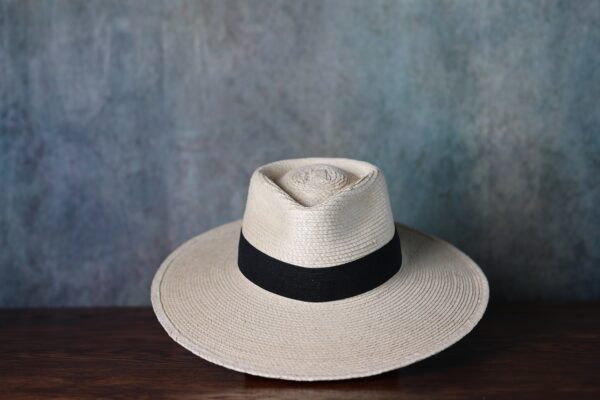 Palm Leaf Teardrop Crown Straw Hat
