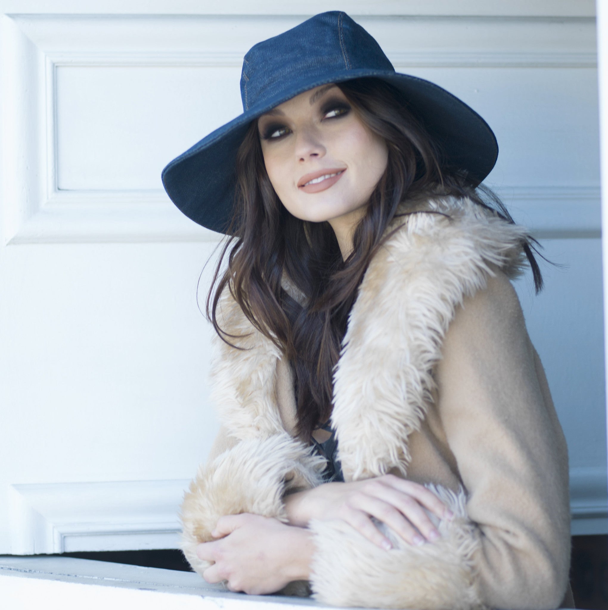 Wide Brim Denim Hat with Flexible Wide Brim